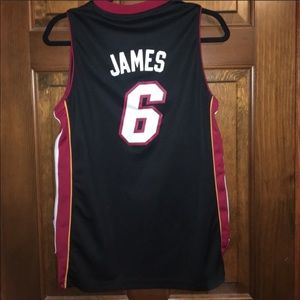 LEBRON JAMES jersey